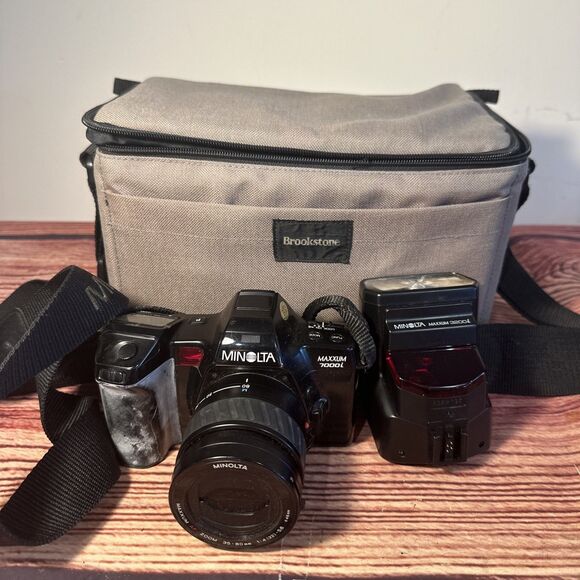 Minolta Maxxum 7000i 35MM Camera w/ Maxxum AF Zoom 35-80mm 1:4(22) - 5.6 & Flash